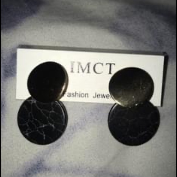 Lot of Earrings - Picture 3 of 5